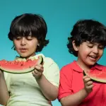 গরমে শিশুদের যেসব খাবার দেবেন